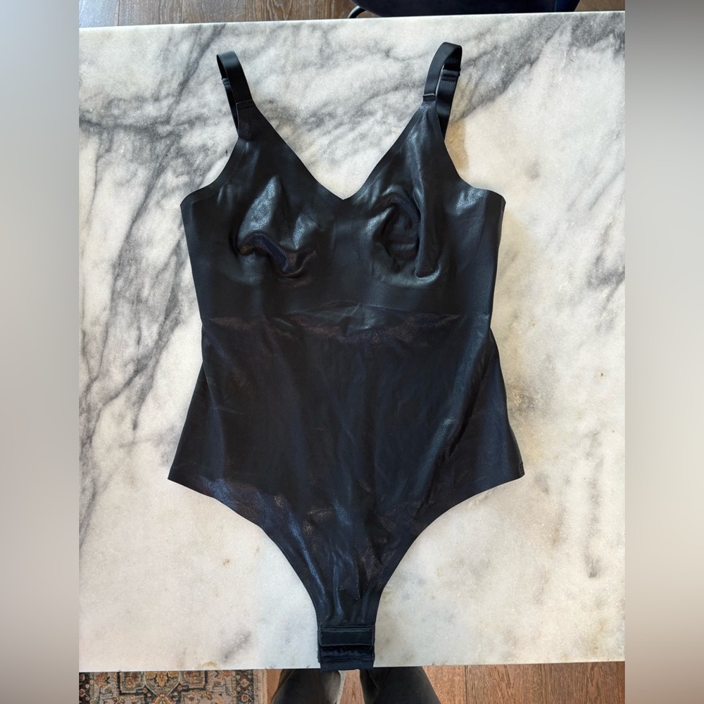KNIX Papaya LuxeLift Faux Leather Shapewear Bodysuit Sz M